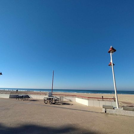 Encantador Apartamento Frente A La Playa Victoria Apartment Cadiz Bagian luar foto